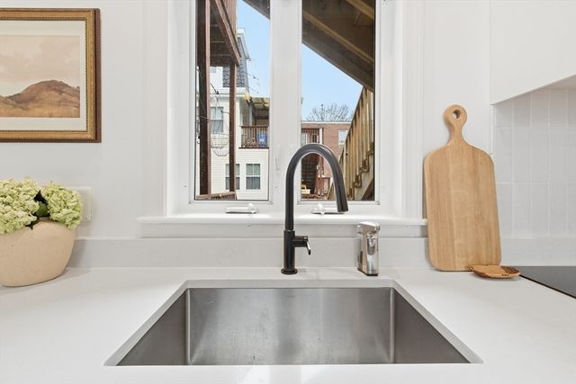 76 Perrin St 1, Boston, MA 02119