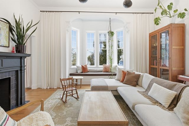 76 Perrin St 1, Boston, MA 02119