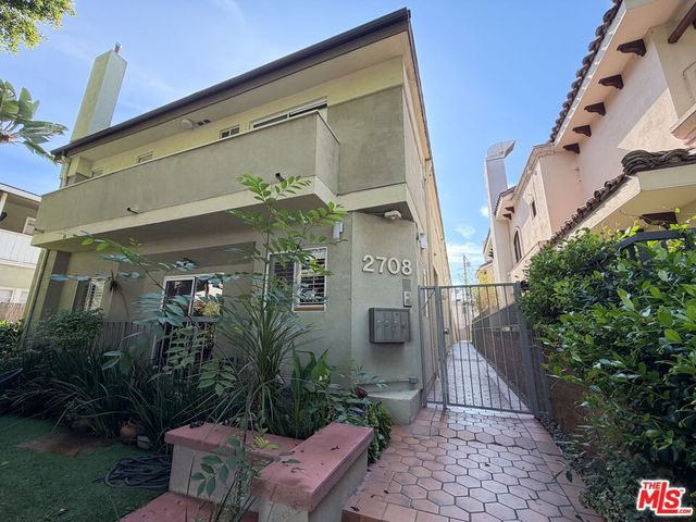 2708 Arizona Avenue C, Santa Monica, CA 90404