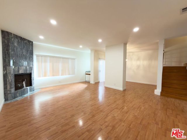 2708 Arizona Avenue C, Santa Monica, CA 90404