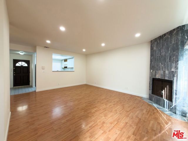 2708 Arizona Avenue C, Santa Monica, CA 90404