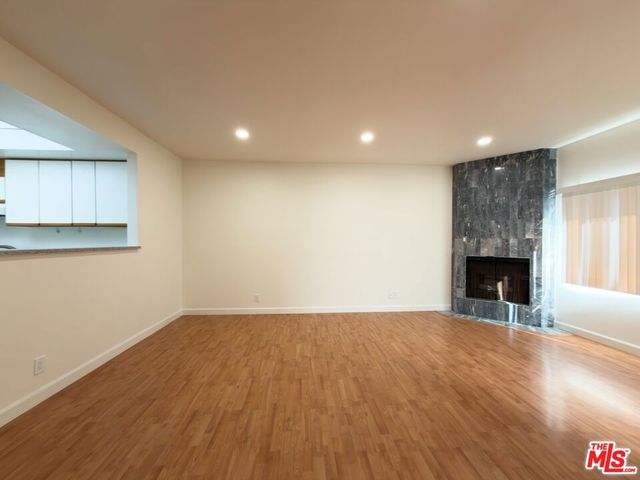 2708 Arizona Avenue C, Santa Monica, CA 90404