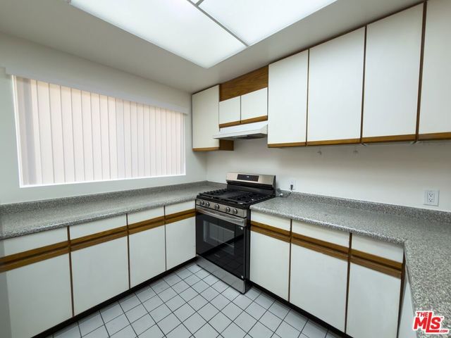 2708 Arizona Avenue C, Santa Monica, CA 90404