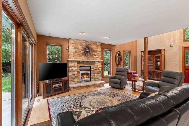 2250 CATHEDRAL FOREST DRIVE, Green Bay, WI 54313