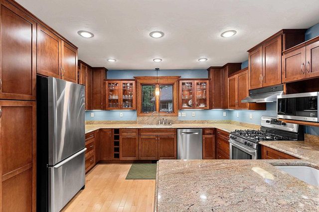 2250 CATHEDRAL FOREST DRIVE, Green Bay, WI 54313