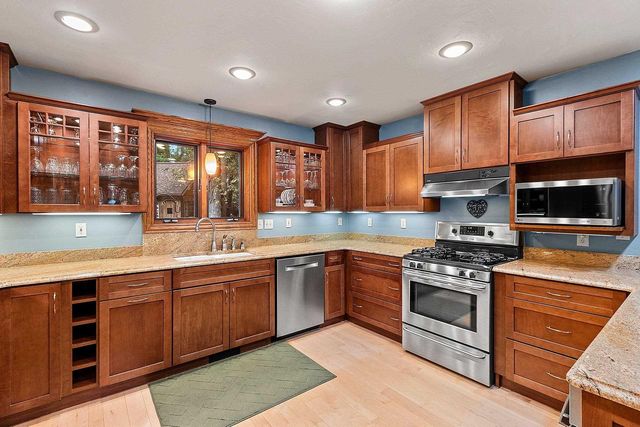 2250 CATHEDRAL FOREST DRIVE, Green Bay, WI 54313