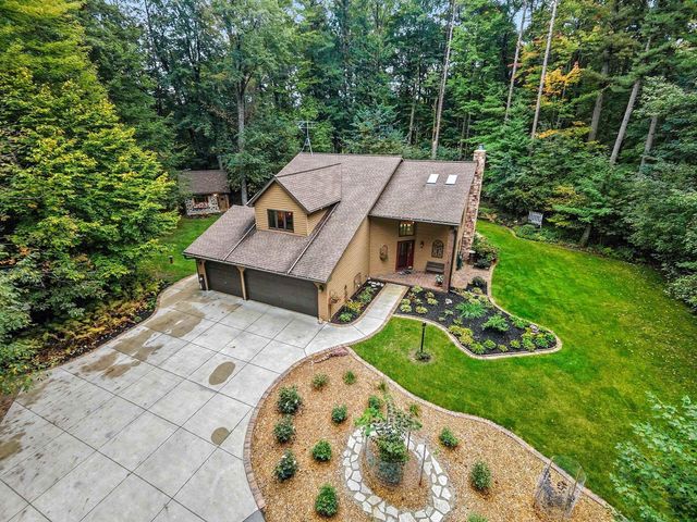 2250 CATHEDRAL FOREST DRIVE, Green Bay, WI 54313