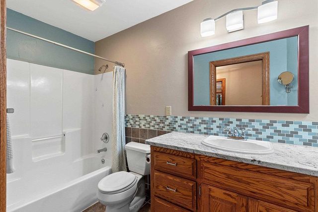 2250 CATHEDRAL FOREST DRIVE, Green Bay, WI 54313
