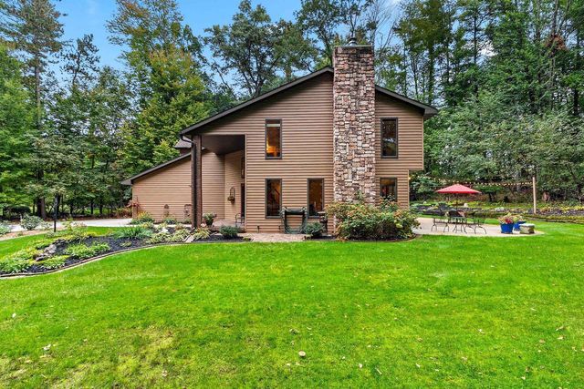 2250 CATHEDRAL FOREST DRIVE, Green Bay, WI 54313