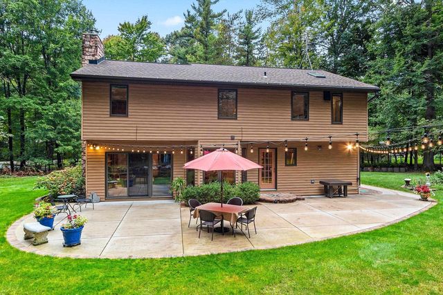 2250 CATHEDRAL FOREST DRIVE, Green Bay, WI 54313