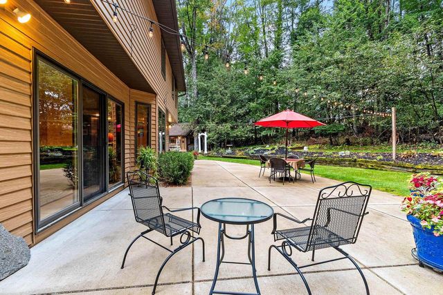 2250 CATHEDRAL FOREST DRIVE, Green Bay, WI 54313