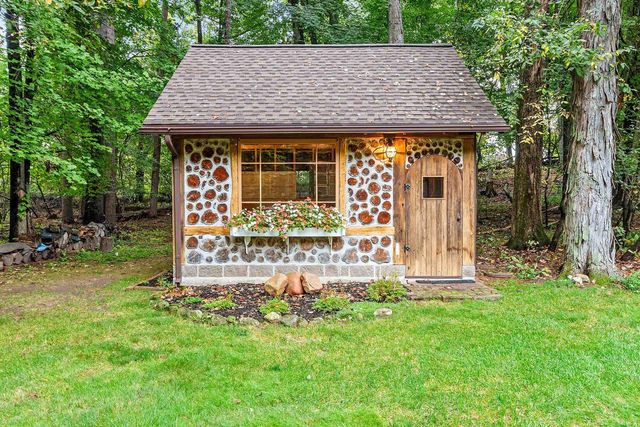 2250 CATHEDRAL FOREST DRIVE, Green Bay, WI 54313