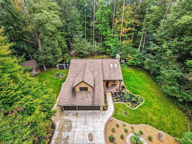 2250 CATHEDRAL FOREST DRIVE, Green Bay, WI 54313