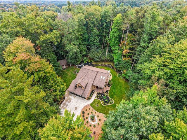 2250 CATHEDRAL FOREST DRIVE, Green Bay, WI 54313