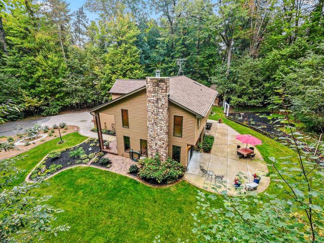 2250 CATHEDRAL FOREST DRIVE, Green Bay, WI 54313