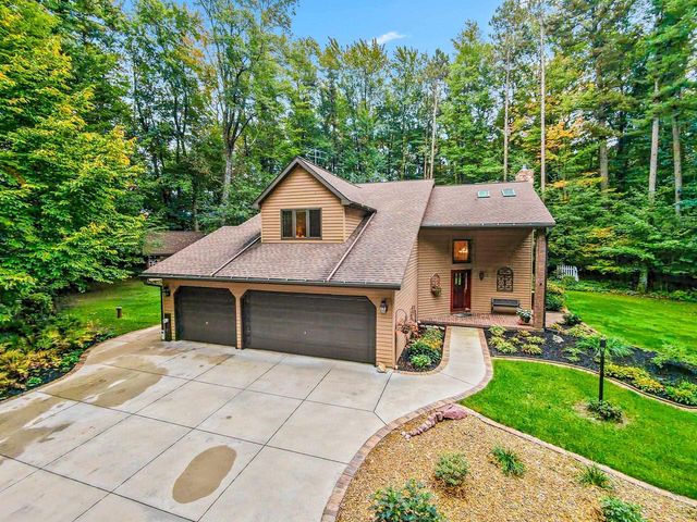 2250 CATHEDRAL FOREST DRIVE, Green Bay, WI 54313