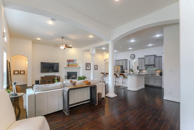 26 Lufberry Place, Tomball, TX 77375