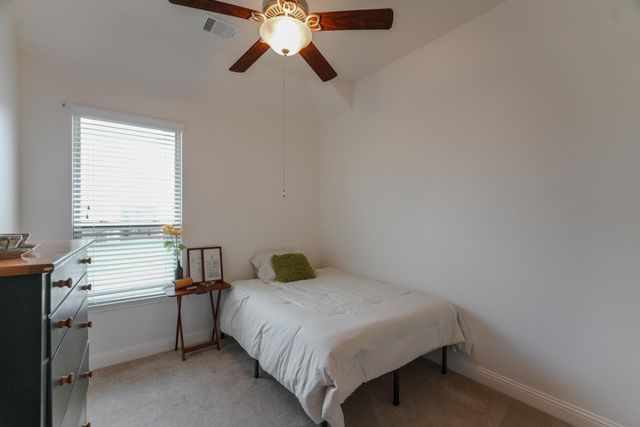 26 Lufberry Place, Tomball, TX 77375