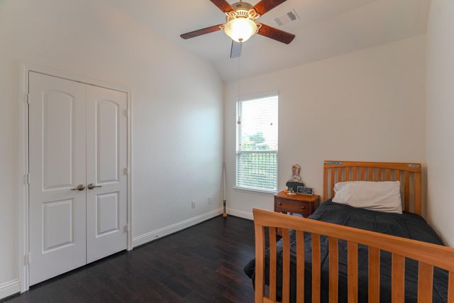 26 Lufberry Place, Tomball, TX 77375