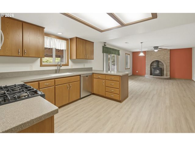 376 Nw JASON Ct, Hillsboro, OR 97124