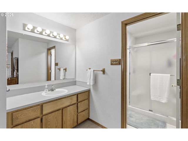 376 Nw JASON Ct, Hillsboro, OR 97124