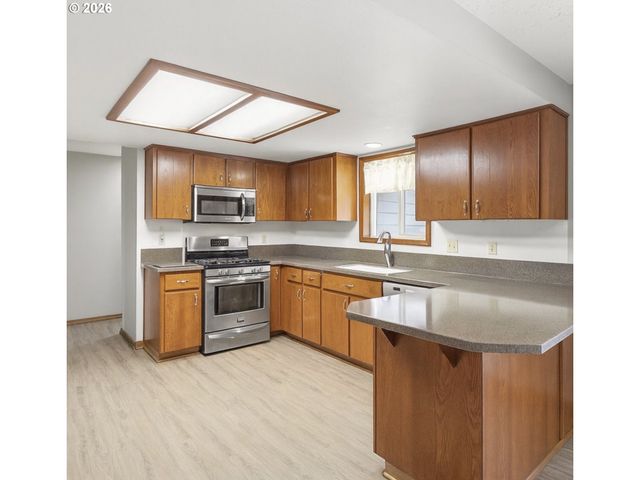 376 Nw JASON Ct, Hillsboro, OR 97124