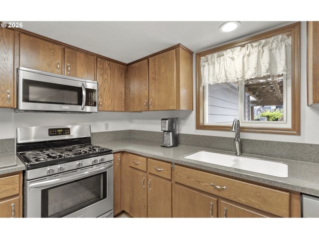 376 Nw JASON Ct, Hillsboro, OR 97124