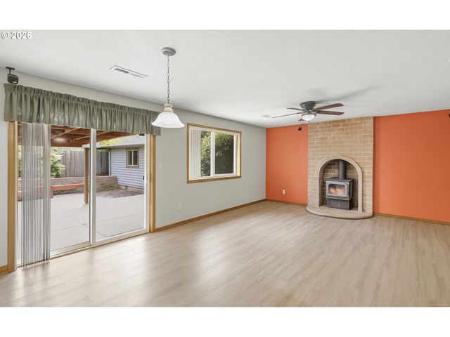 376 Nw JASON Ct, Hillsboro, OR 97124