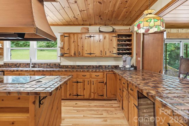 570 Rugged Top Road, Waynesville, NC 28785