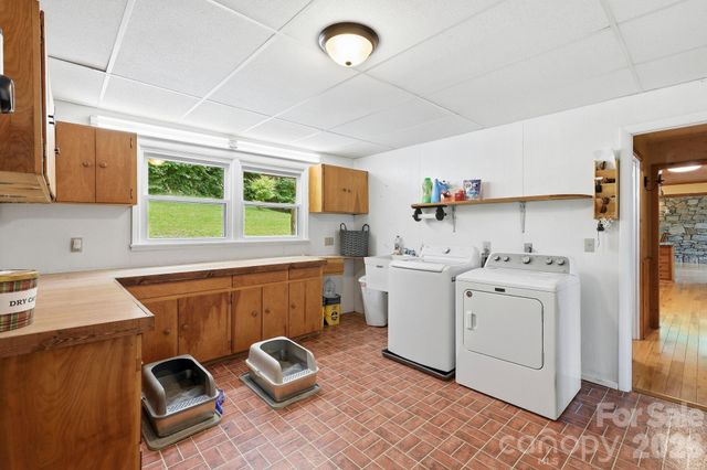 570 Rugged Top Road, Waynesville, NC 28785