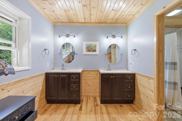 570 Rugged Top Road, Waynesville, NC 28785