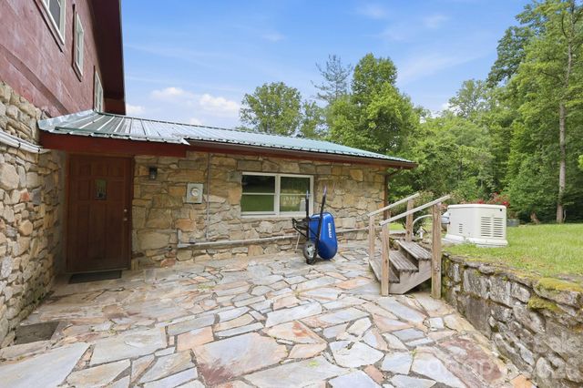 570 Rugged Top Road, Waynesville, NC 28785