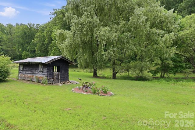 570 Rugged Top Road, Waynesville, NC 28785