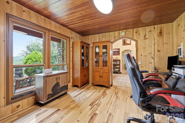 570 Rugged Top Road, Waynesville, NC 28785