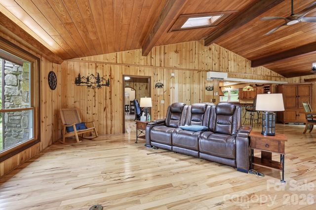570 Rugged Top Road, Waynesville, NC 28785