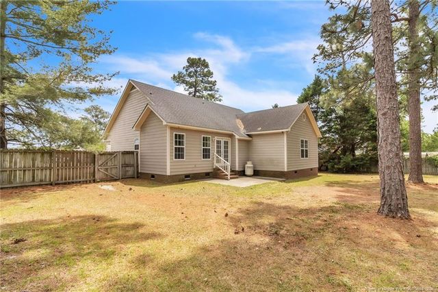 229 Heartwood Drive, Raeford, NC 28376
