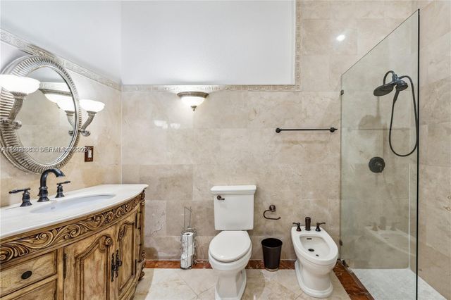 8200 NW 163rd Street, Miami Lakes, FL 33016