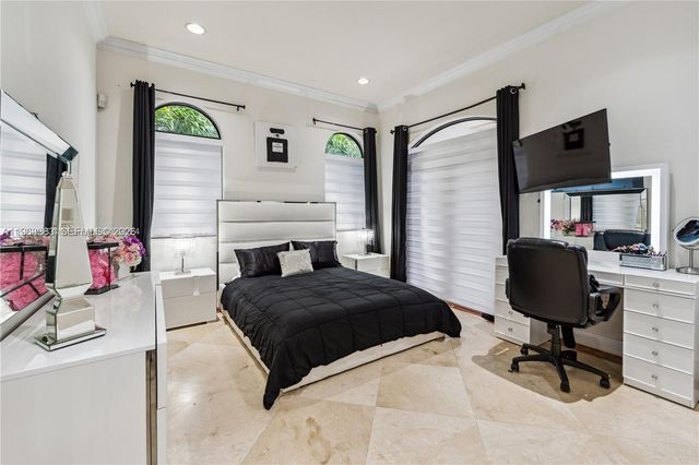 8200 NW 163rd Street, Miami Lakes, FL 33016