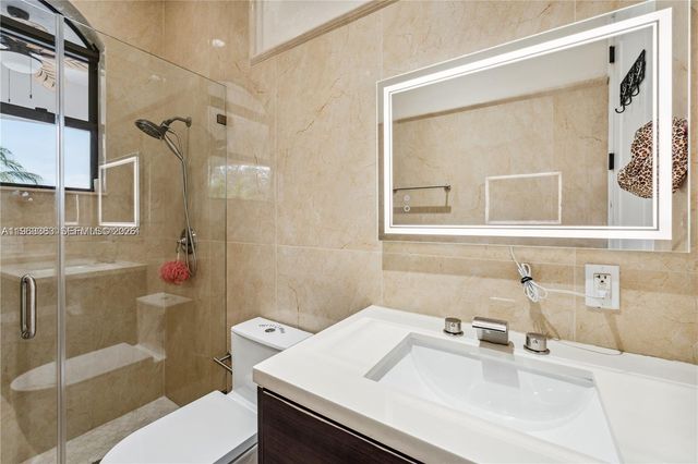8200 NW 163rd Street, Miami Lakes, FL 33016