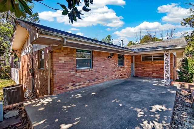 1717 Church Court, Bartlesville, OK 74006