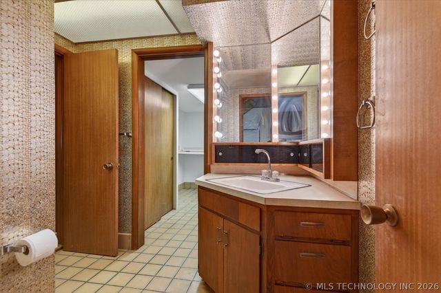 1717 Church Court, Bartlesville, OK 74006