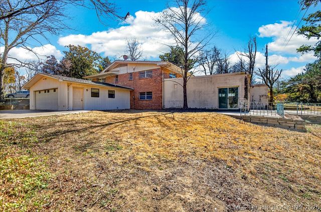 1717 Church Court, Bartlesville, OK 74006