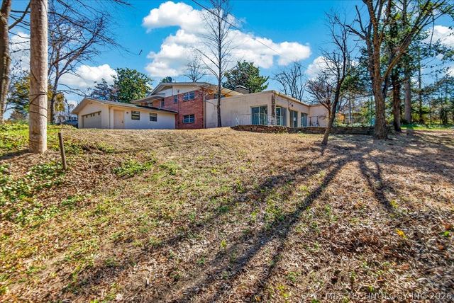 1717 Church Court, Bartlesville, OK 74006