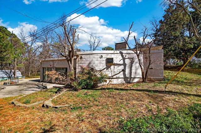 1717 Church Court, Bartlesville, OK 74006