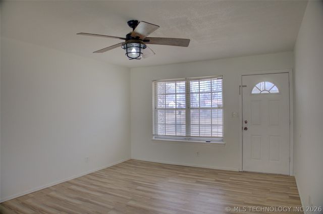 1405 N Lang Street, Claremore, OK 74017