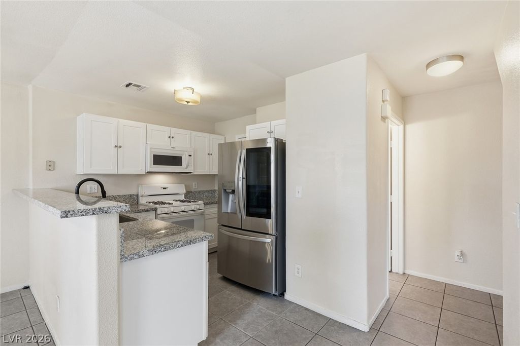 2520 Sierra Luna Avenue 102, Las Vegas, NV 89106 — photo 2