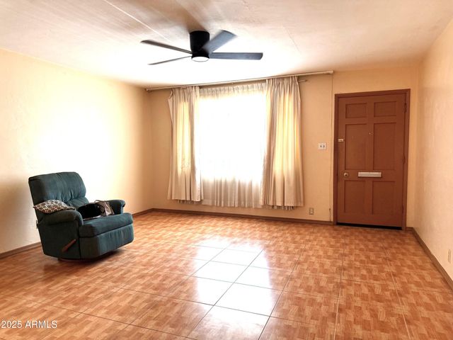 4450 W WELDON Avenue, Phoenix, AZ 85031