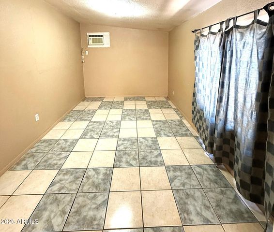 4450 W WELDON Avenue, Phoenix, AZ 85031