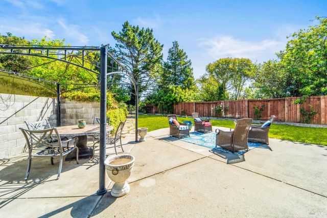 128 Chesapeake Dr, Vallejo, CA 94591