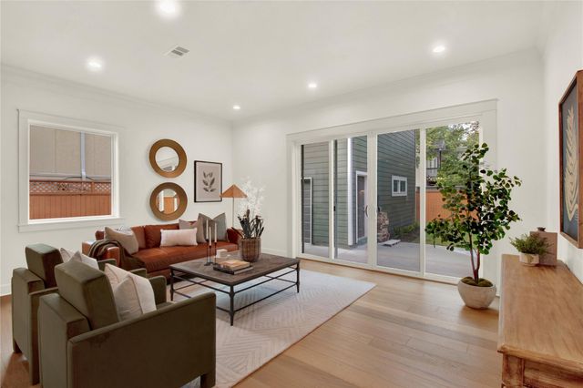 1535 Rutland Street, Houston, TX 77008